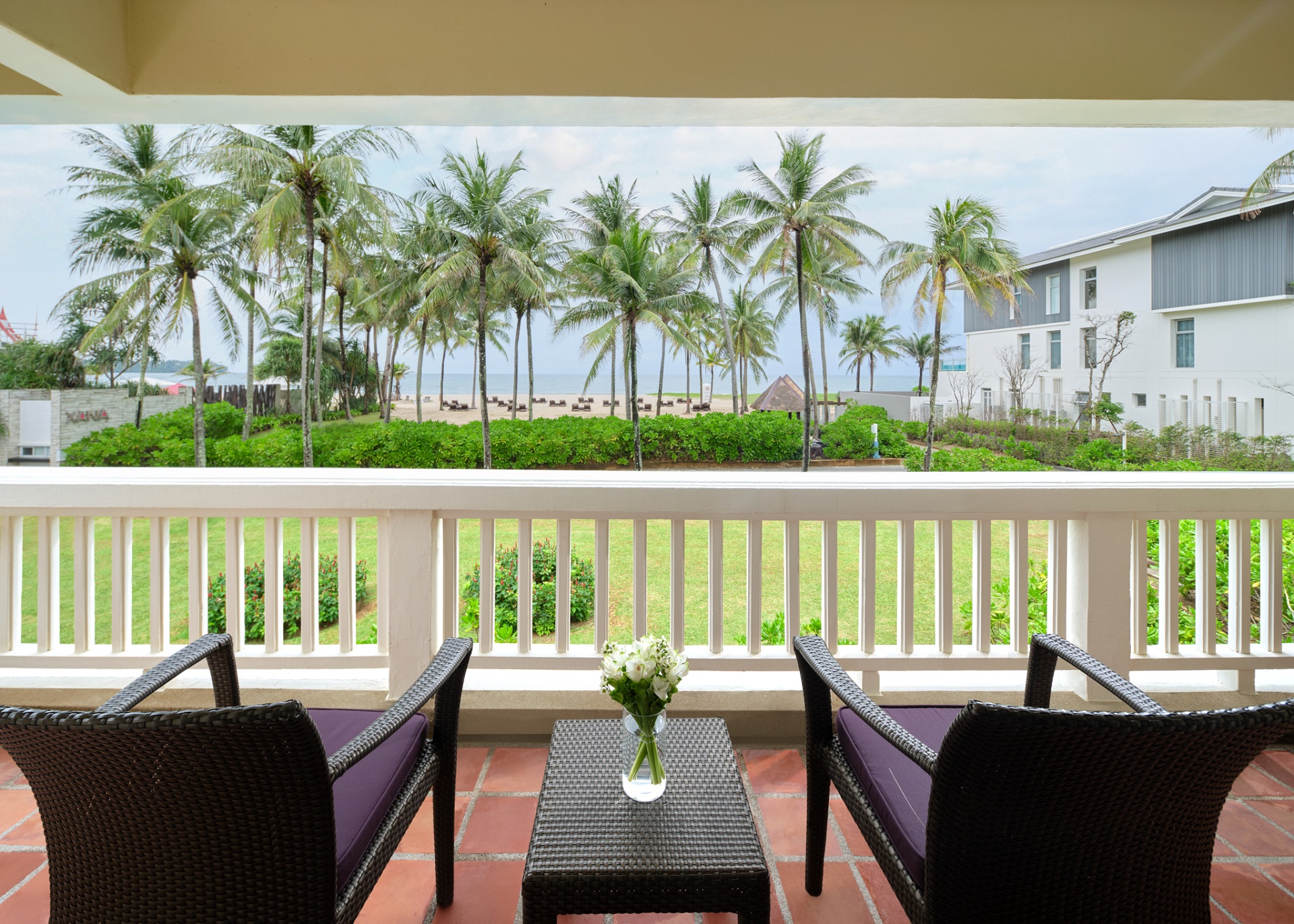 AN-Laguna-Phuket-Laguna-Beachfront-Room